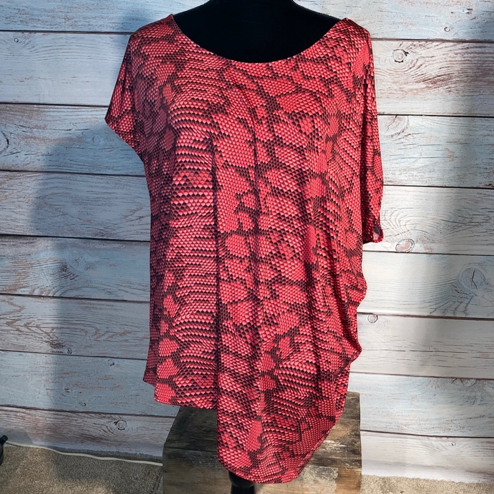 XL Miss Tina tunic top in coral and black